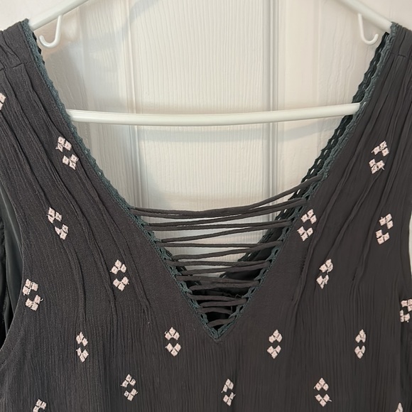 Gentle fawn crepe dress - Picture 2 of 4